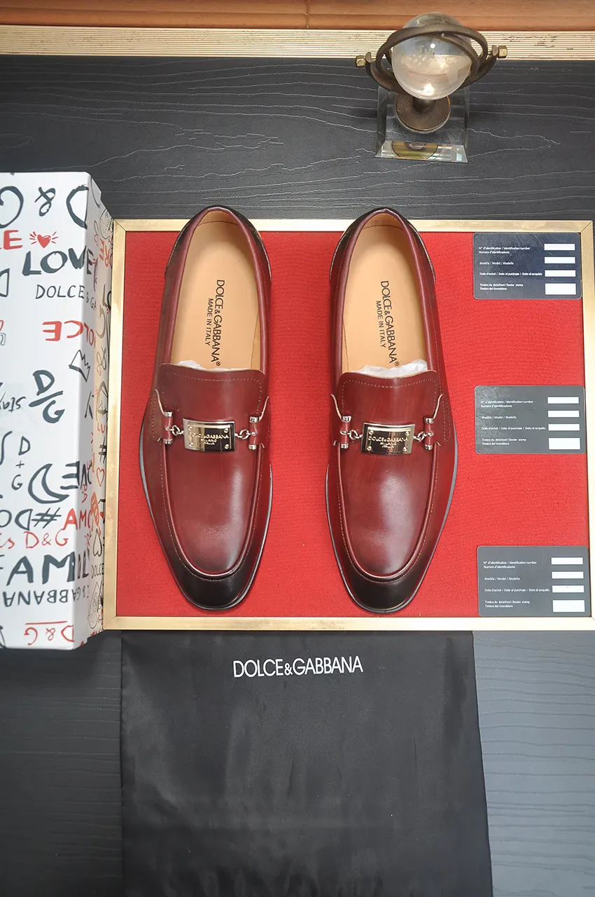 Men's men's shoes 💰500💶🌲 DG top 🔍🔍Men's new leather shoes 🚹 are on sale at the same time at the counter ⚠The uppers are imported cowhide from Italy, the entire imported cowhide lining, imported accessories 💪💪, completely 1⃣️ vs 1⃣️ replica 🇮 🇹💪💪, ⚠Sole: The original sole is specially provided by the original factory, the exclusive movable molded sole is super comfortable, ⚠The original factory follows the order, 🔍🔍high quality, you can enter and exit the counter at will, welcome to compare ⚠Size: 38-44 (45 customized)